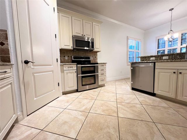 8213 PRESTBURY DRIVE, Orlando, FL 32832