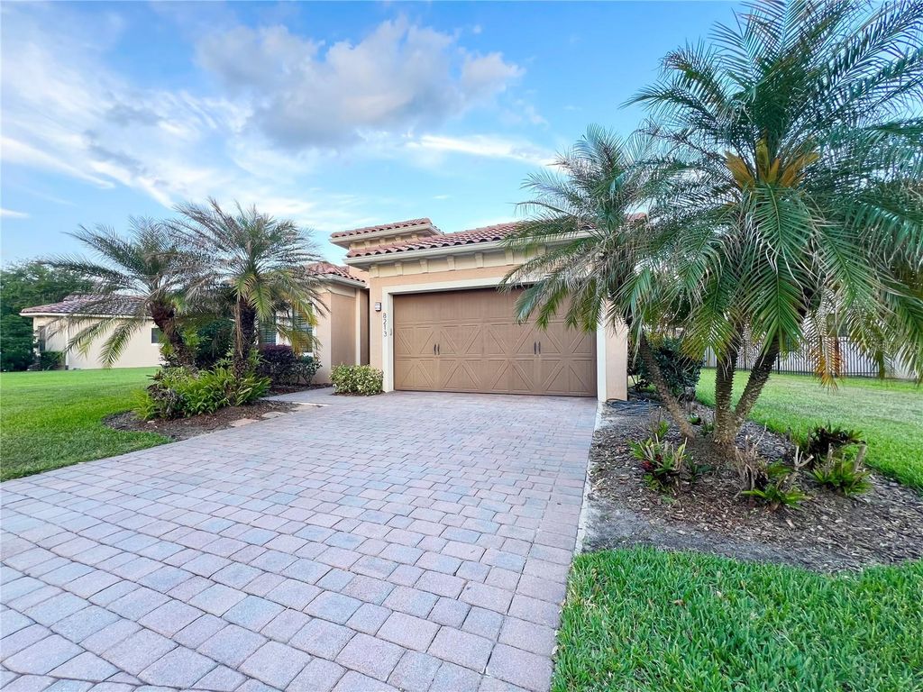 8213 PRESTBURY DRIVE, Orlando, FL 32832