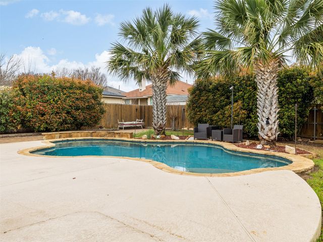 907 Ridgemont CIR, Leander, TX 78641