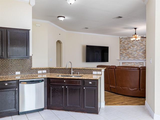 907 Ridgemont CIR, Leander, TX 78641