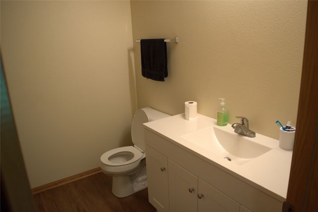 2467 E Porter Avenue, Des Moines, IA 50320