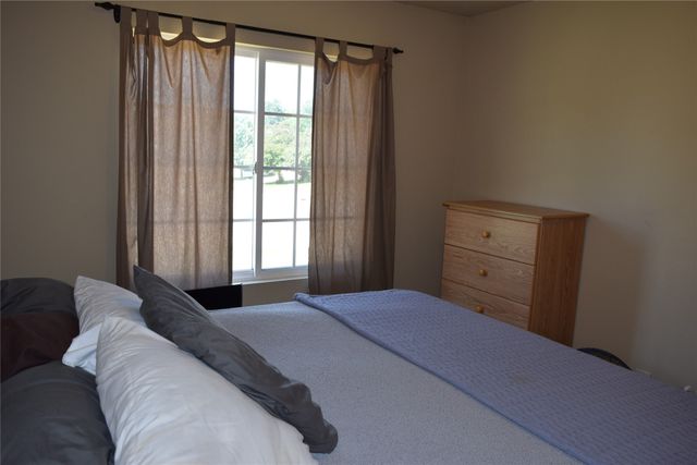 2467 E Porter Avenue, Des Moines, IA 50320