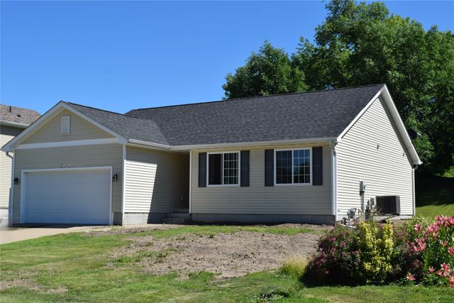 2467 E Porter Avenue, Des Moines, IA 50320