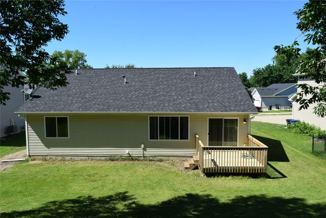 2467 E Porter Avenue, Des Moines, IA 50320