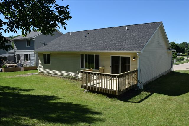 2467 E Porter Avenue, Des Moines, IA 50320