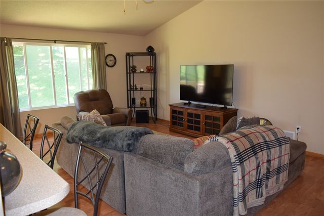 2467 E Porter Avenue, Des Moines, IA 50320
