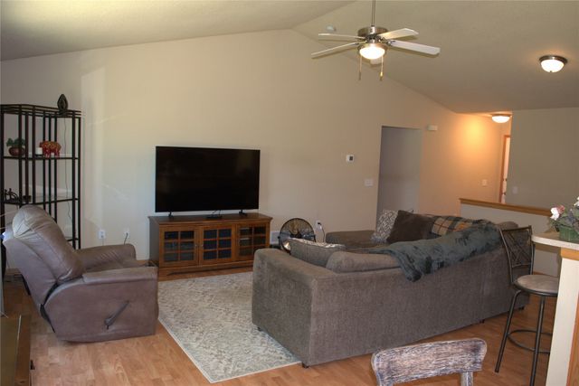 2467 E Porter Avenue, Des Moines, IA 50320