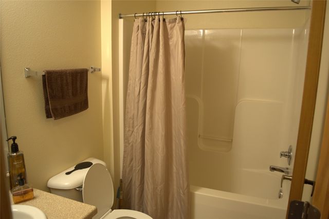 2467 E Porter Avenue, Des Moines, IA 50320
