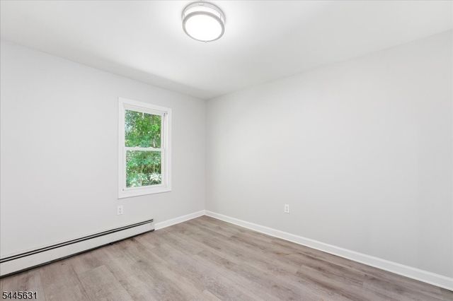 8 Madelyn Ave, West Milford Twp., NJ 07480