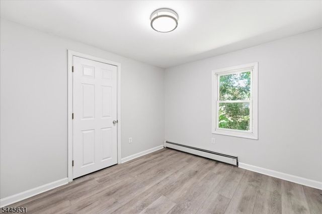 8 Madelyn Ave, West Milford Twp., NJ 07480