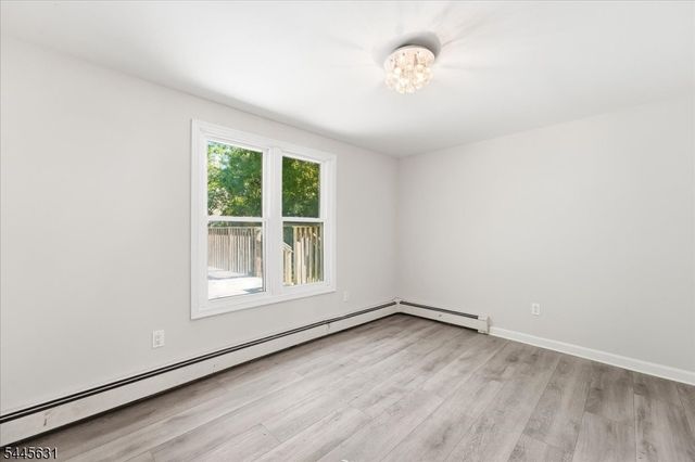 8 Madelyn Ave, West Milford Twp., NJ 07480