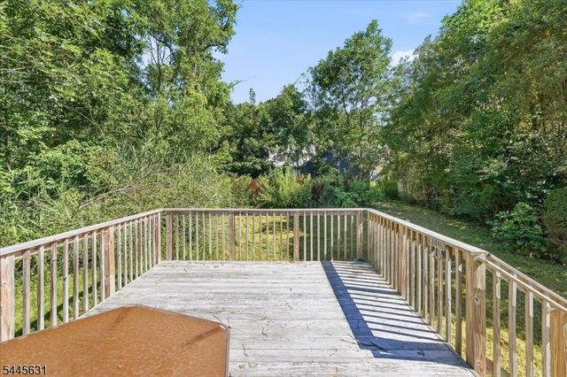8 Madelyn Ave, West Milford Twp., NJ 07480
