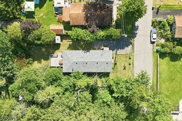 8 Madelyn Ave, West Milford Twp., NJ 07480