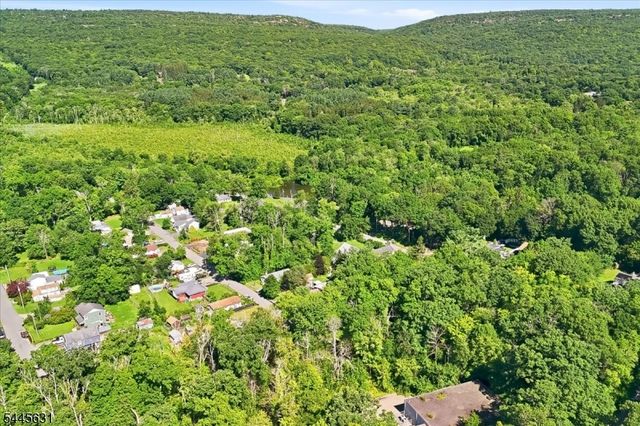 8 Madelyn Ave, West Milford Twp., NJ 07480