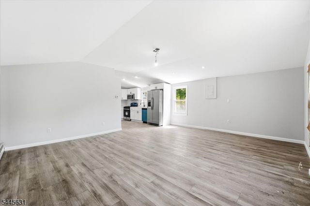 8 Madelyn Ave, West Milford Twp., NJ 07480