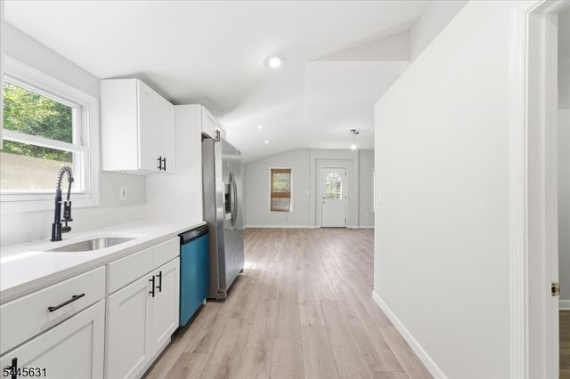 8 Madelyn Ave, West Milford Twp., NJ 07480