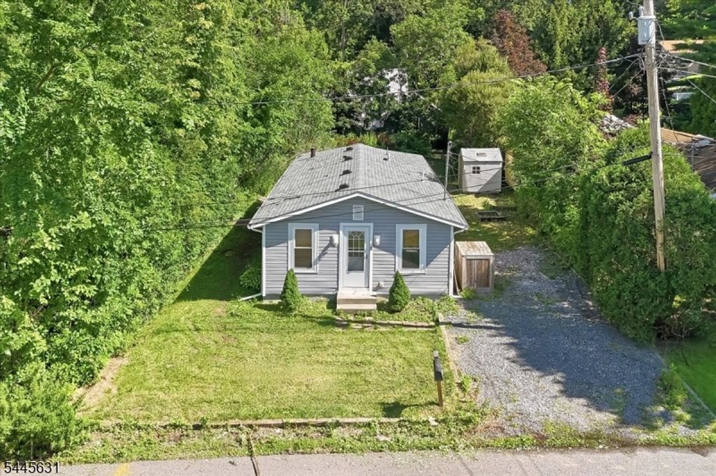 8 Madelyn Ave, West Milford Twp., NJ 07480 — photo 3