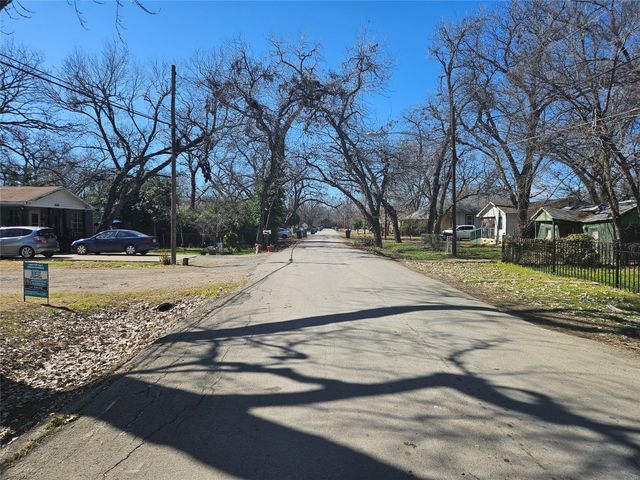 4422 N Ottawa Road, Dallas, TX 75212