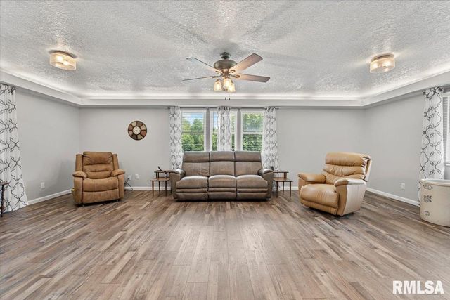 4919 Lorton Avenue, Davenport, IA 52807