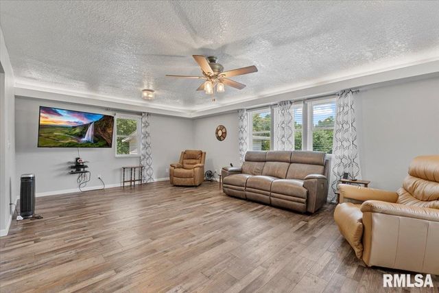 4919 Lorton Avenue, Davenport, IA 52807