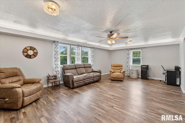 4919 Lorton Avenue, Davenport, IA 52807