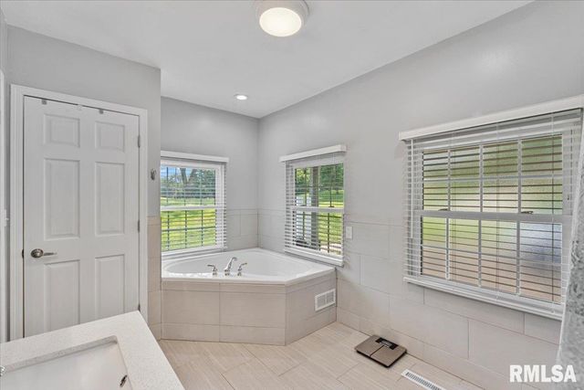 4919 Lorton Avenue, Davenport, IA 52807