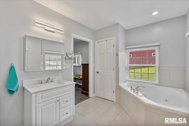 4919 Lorton Avenue, Davenport, IA 52807