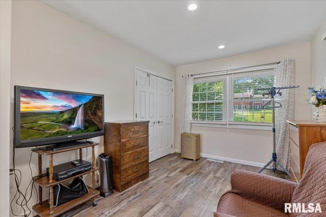 4919 Lorton Avenue, Davenport, IA 52807