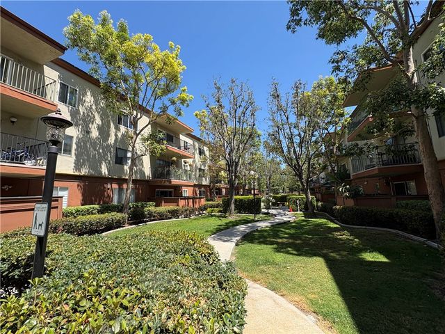 400 N Acacia B35, Fullerton, CA 92831