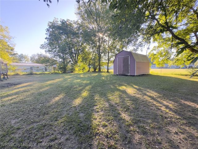 21707 Ivy Street, Howe, OK 74940