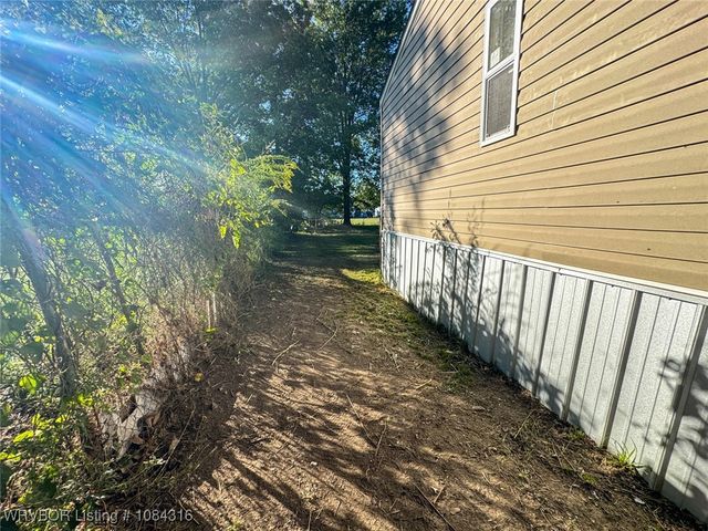 21707 Ivy Street, Howe, OK 74940