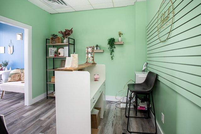 39 Main Rd, Tiverton, RI 02878