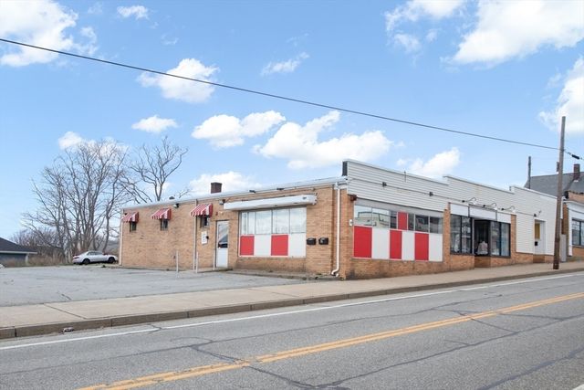 39 Main Rd, Tiverton, RI 02878