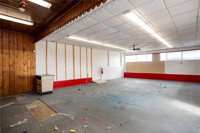 39 Main Rd, Tiverton, RI 02878