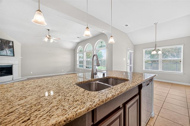 13505 Mystic Arbor Lane, Pearland, TX 77584