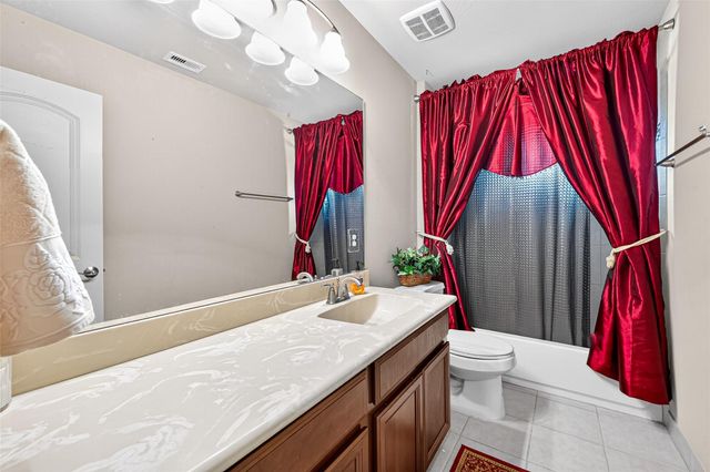 13505 Mystic Arbor Lane, Pearland, TX 77584