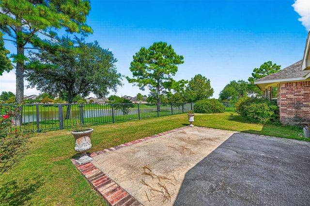 13505 Mystic Arbor Lane, Pearland, TX 77584