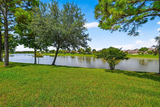 13505 Mystic Arbor Lane, Pearland, TX 77584