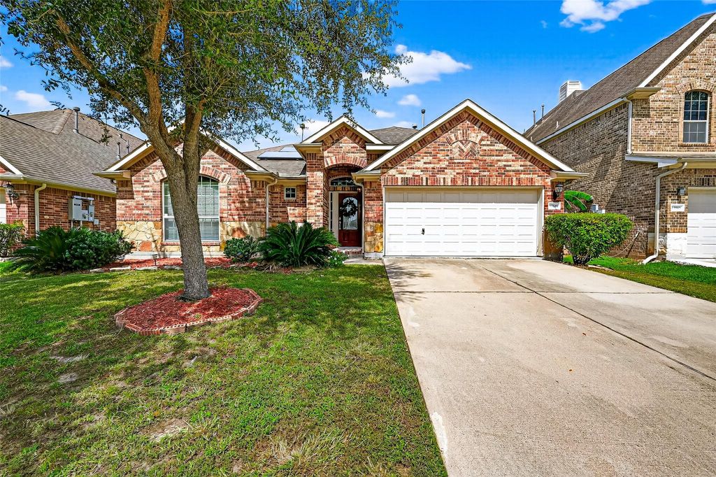 13505 Mystic Arbor Lane, Pearland, TX 77584