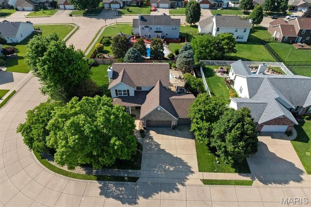 107 Crystal Gate Lane, Glen Carbon, IL 62034