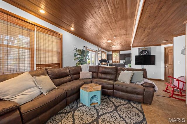 107 Crystal Gate Lane, Glen Carbon, IL 62034