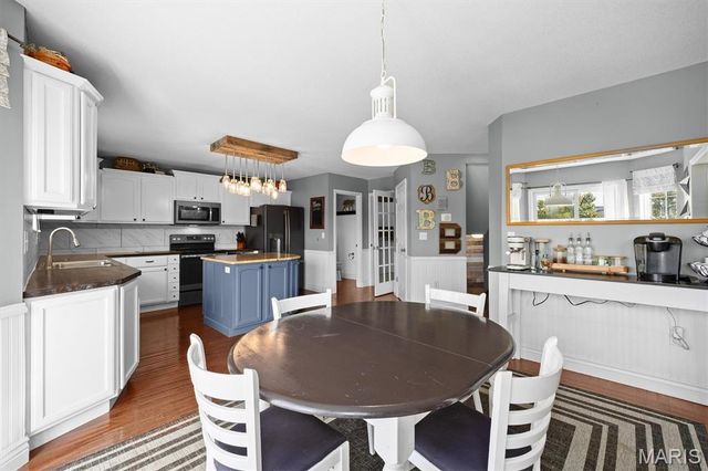 107 Crystal Gate Lane, Glen Carbon, IL 62034