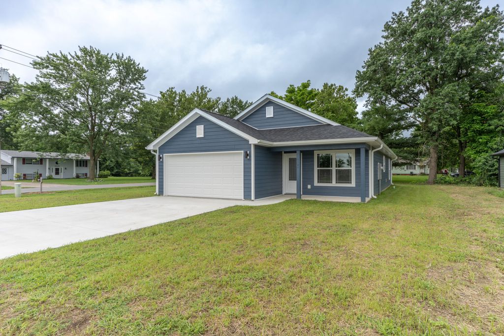 1101 STONEBRIDGE LN, Moberly, MO 65270