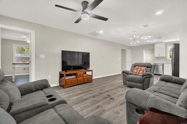 409 N St. Jacob Street, Morrilton, AR 72110