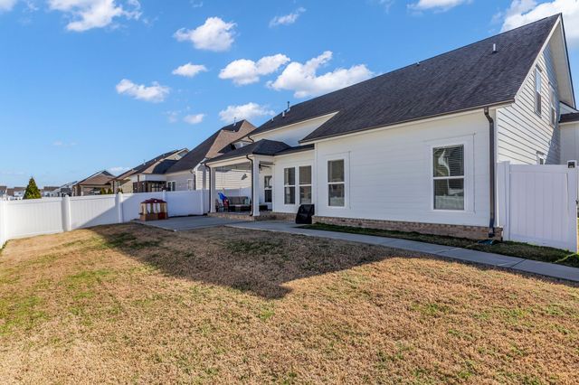 5614 Shelton Blvd, Murfreesboro, TN 37129