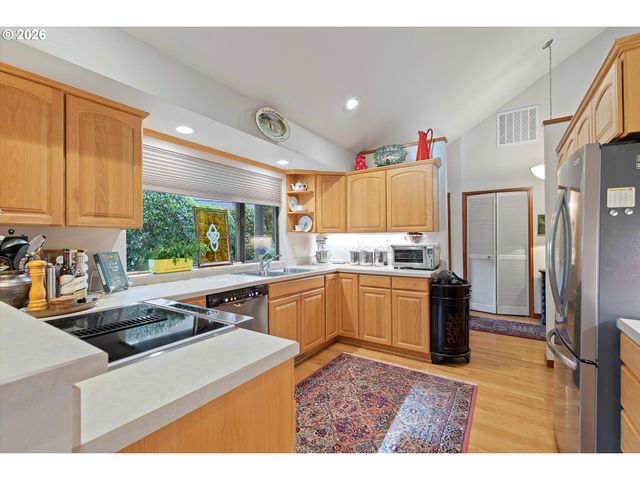600 ISLAND Dr 15, Gleneden Beach, OR 97388