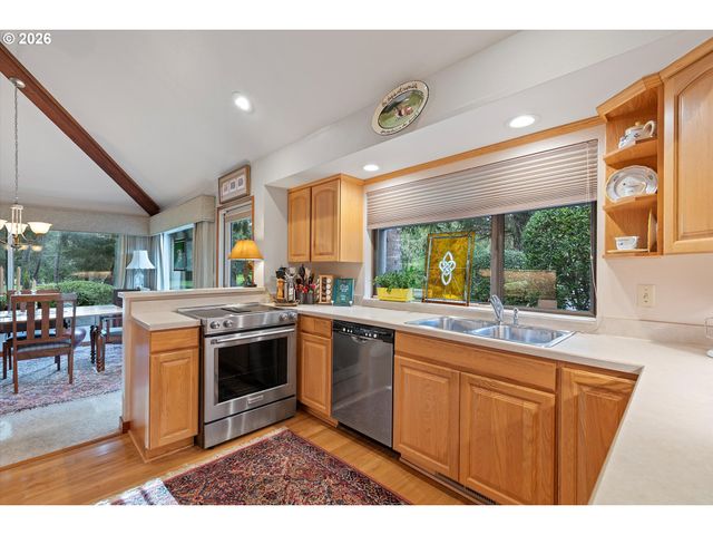 600 ISLAND Dr 15, Gleneden Beach, OR 97388