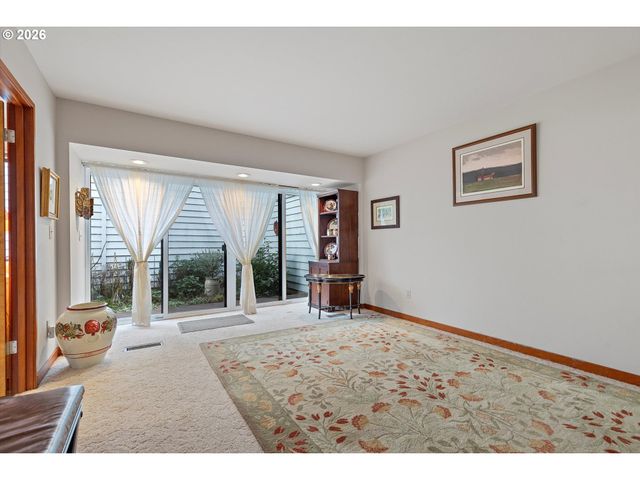 600 ISLAND Dr 15, Gleneden Beach, OR 97388
