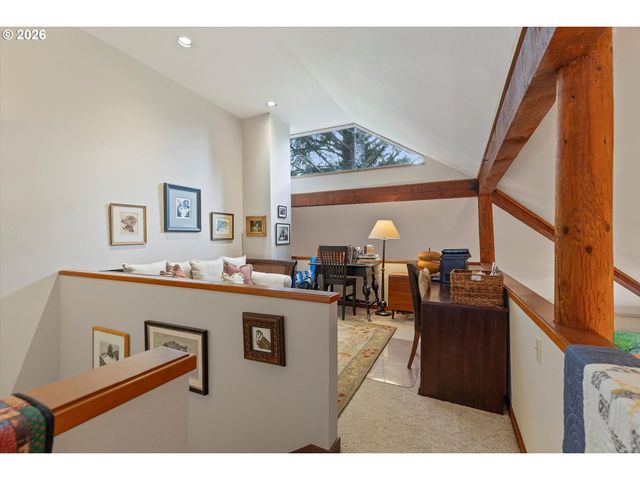 600 ISLAND Dr 15, Gleneden Beach, OR 97388