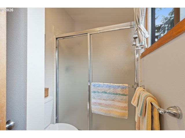 600 ISLAND Dr 15, Gleneden Beach, OR 97388